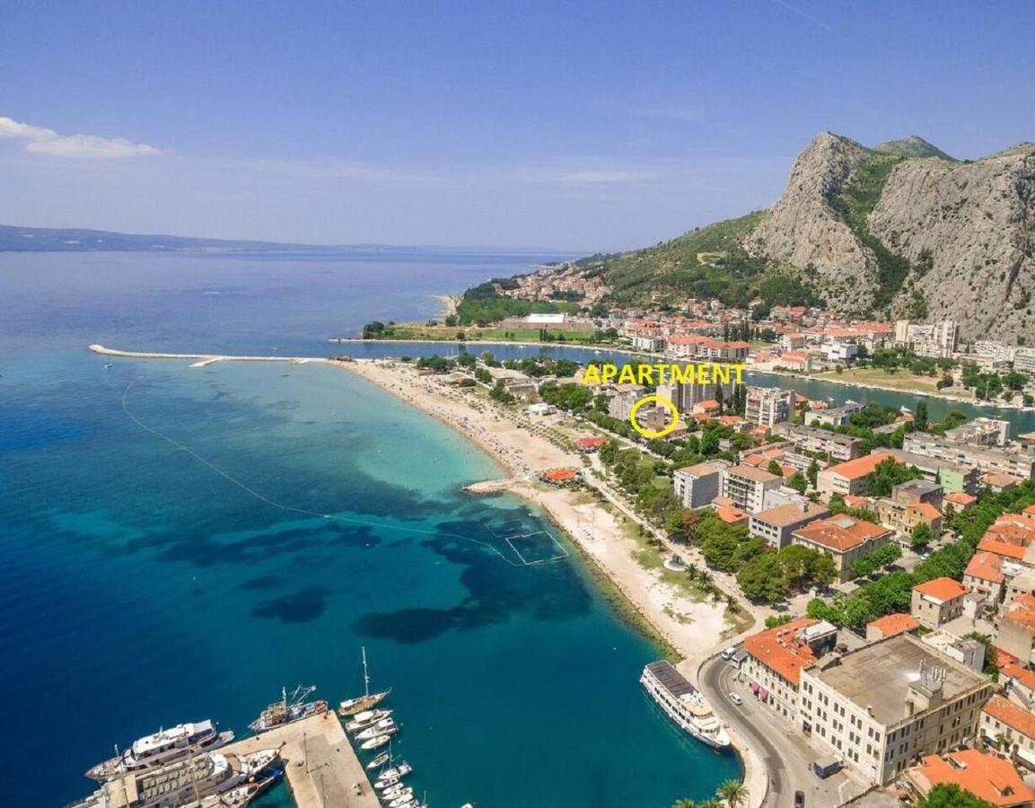 Ap Punta Next To Sandy Beach, Apartment With Garden Omiš Esterno foto