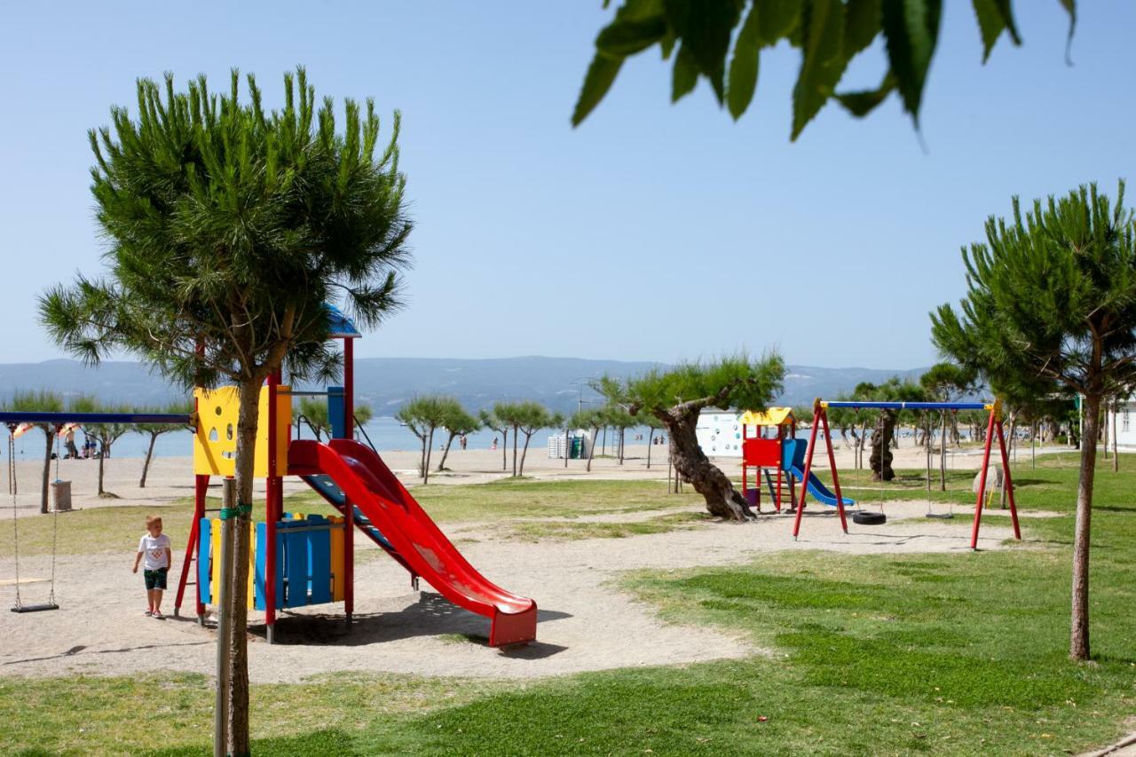 Ap Punta Next To Sandy Beach, Apartment With Garden Omiš Esterno foto